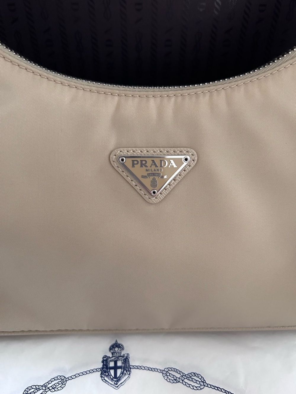 Authentic Prada Re-Edition 2005 Mini - Picture 4 of 14